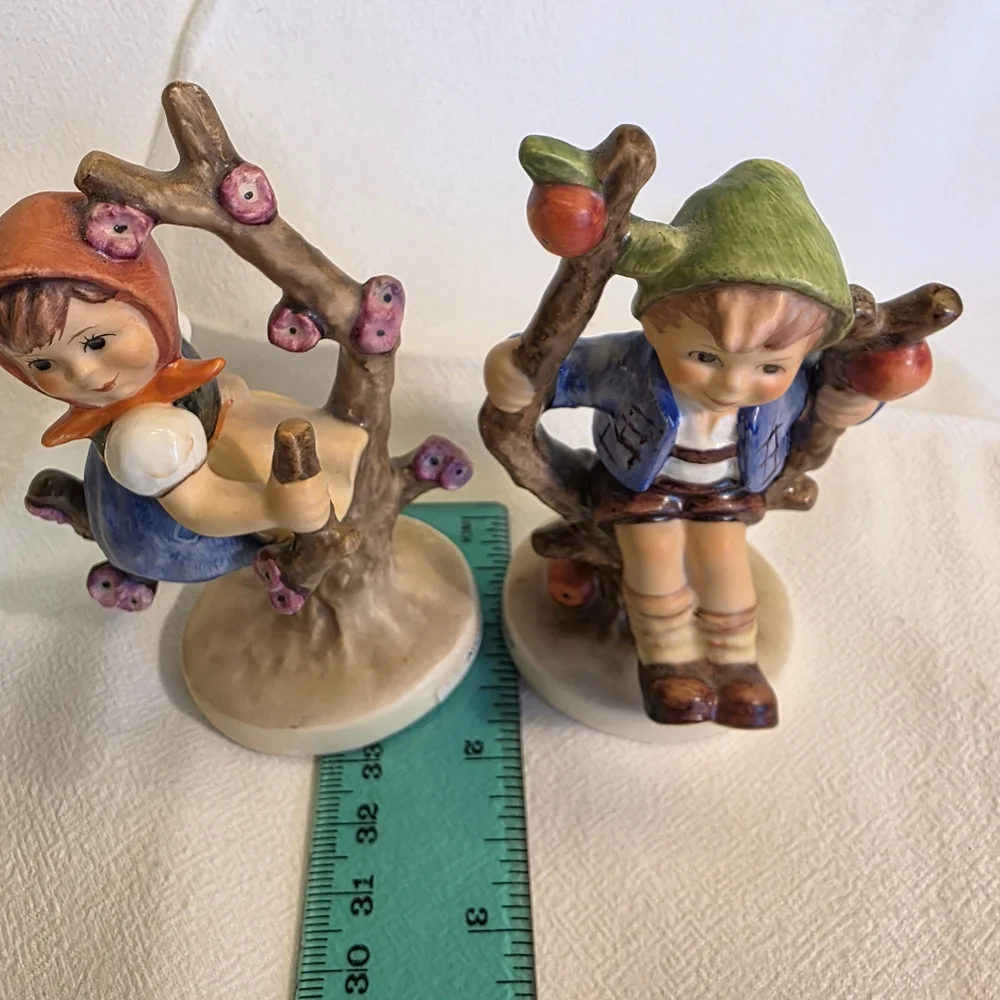 Vintage Goebel Hummel Apple Tree Boy And Apple Tree Girl Pair TMK 6 And 5